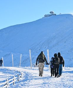 W trampkach na karkonoską Śnieżkę. Ratownicy apelują o rozsądek