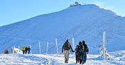 W trampkach na karkonoską Śnieżkę. Ratownicy apelują o rozsądek