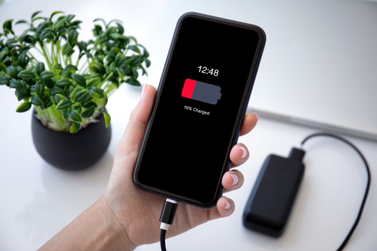 Które aplikacje wpływają na stan baterii w smartfonie?
