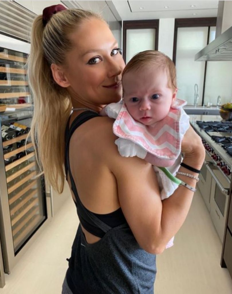 Anna Kournikova pochwaliła się rodzinnym zdjęciem z Enrique Iglesiasem i trójką pociech