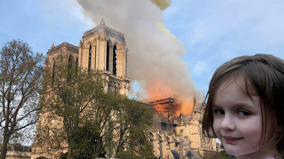 Zoe i katedra Notre-Dame.