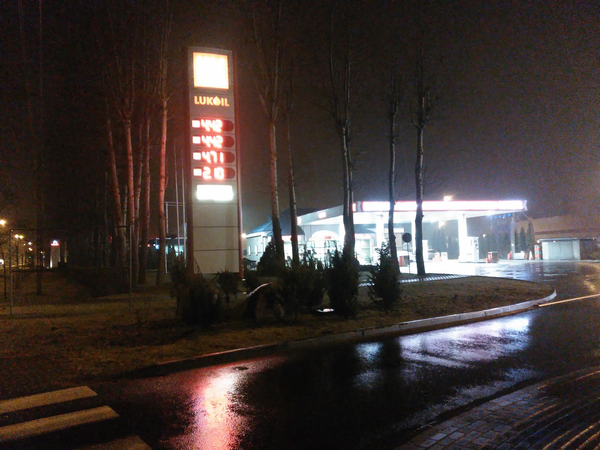 YotaPhone 2 - telefon o dwóch twarzach. Test i recenzja smartfona z ekranem E Ink 65