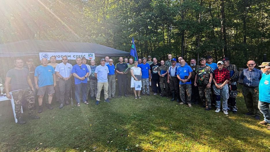 Nad zalewem Chechło-Nakło odbyły się uroczystości związane z 75-leciem Koła Polskiego Związku Wędkarskiego nr 59 Tarnowskie Góry. Fot. PZW Tarnowskie Góry