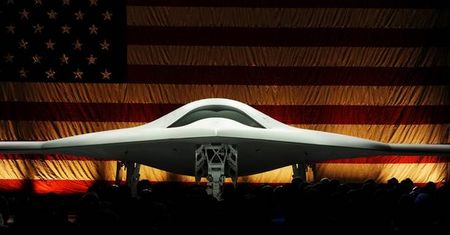 Autonomiczny bojowy dron X-47B. Kiedy pierwszy atak bez udziału człowieka?