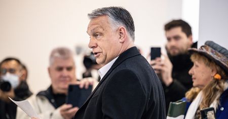 WP z Budapesztu: Orban w walce o władzę szczuje na LGBTQ i straszy Węgrów "zmianą płci"