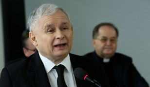Jarosław Kaczyński w Toruniu. Prezes PiS dziękuje Tadeuszowi Rydzykowi. "Trzeba się w pas kłaniać ojcu dyrektorowi"