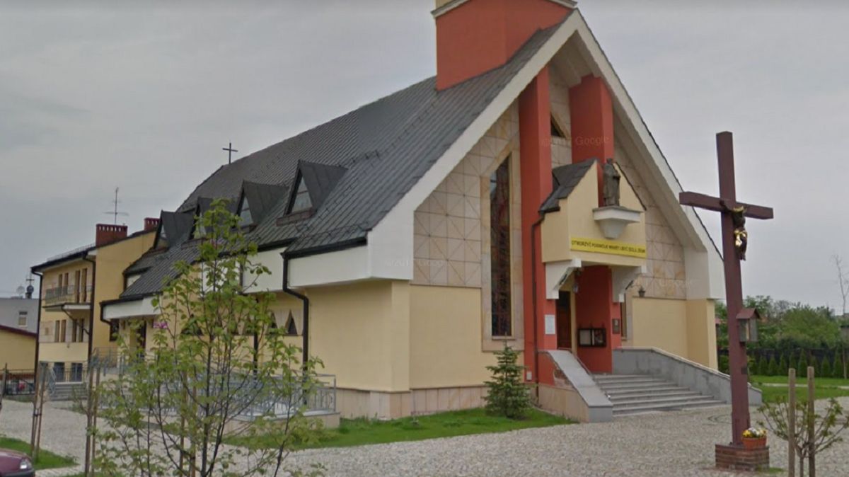 Ksiądz po pogrzebie ostro domagał się pieniędzy 