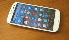 Już ponad 90 proc. Polaków korzysta z telefonów komórkowych, więcej ze smartfonów niż modeli tradycyjnych