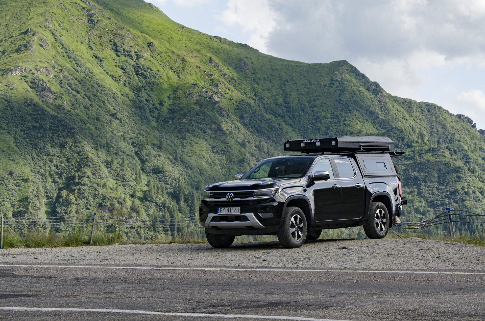 VW Amarok przy trasie Transfogaraskiej