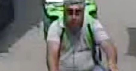 Dostawca jedzenia zrobił coś karygodnego. Szuka go policja