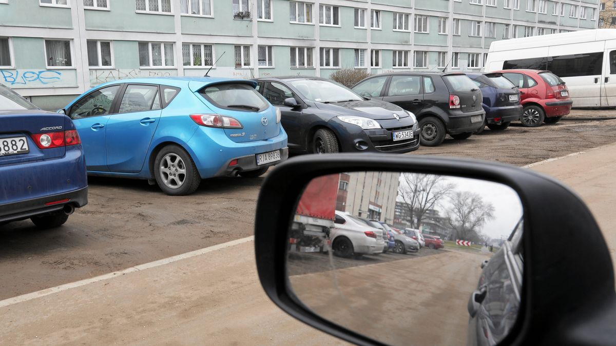 Warszawa droga osiedlowa