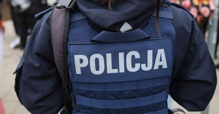 Dzwoniła na numer alarmowy. Policja nie przyjechała na miejsce od razu