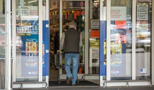 Biedronka zmienia godziny otwarcia. Ważny komunikat dla klientów