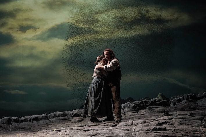 Agnieszka Hauzer (Giorgetta) | George Oniani (Luigi) © Olaf Struck