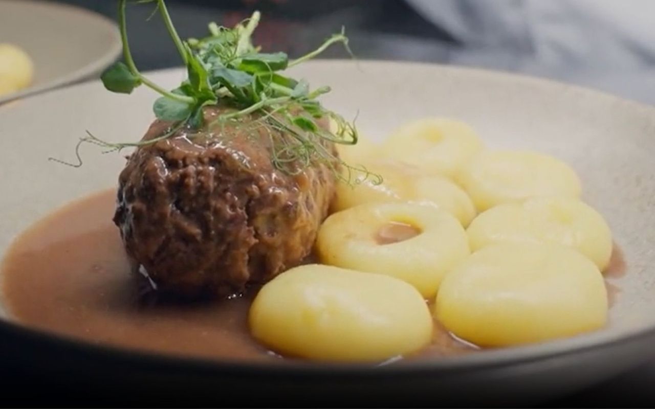 Rolada po śląsku - szef kuchni opowiedział o tradycyjnym przepisie