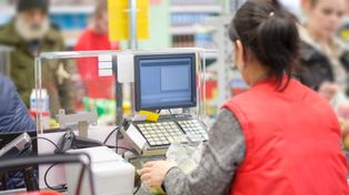 Nabici w wolną Wigilię. Kasjerzy jadą na oparach [OPINIA]