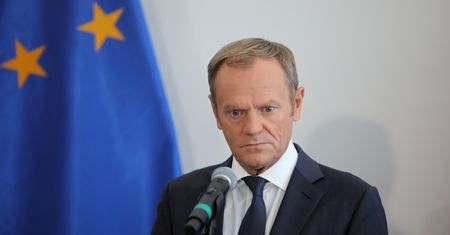 Ozdoba do Tuska: Powiedziałbym, żeby puknął się w głowę