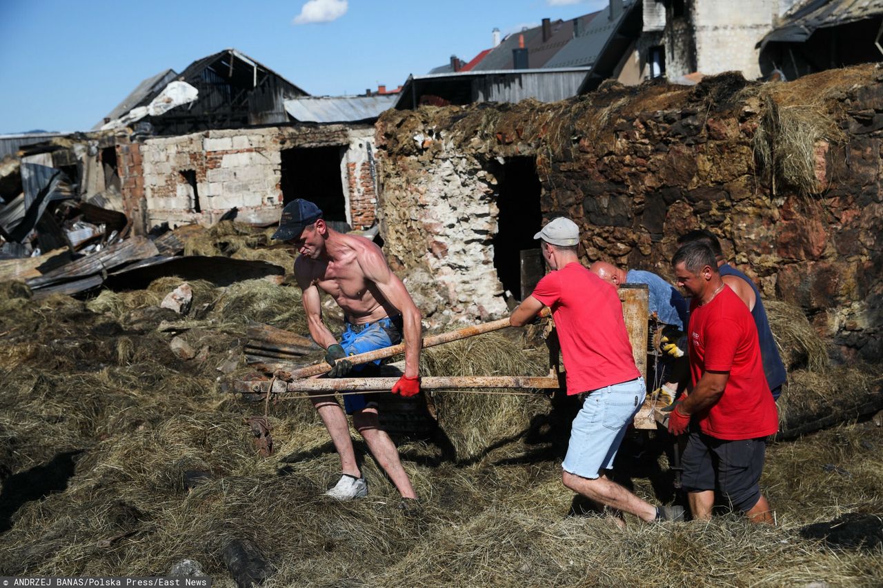 Nowa Biała. Pogorzelisko po pożarze - potrzebna jest każda pomoc