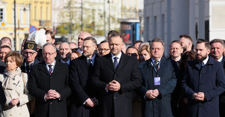 Prezydent też tam był. Obchody przed pałacem