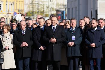 Prezydent też tam był. Obchody przed pałacem