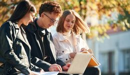 Sprawdzamy fakty o WSKZ. Czy nowoczesne studia to rzeczywiście przyszłość edukacji?