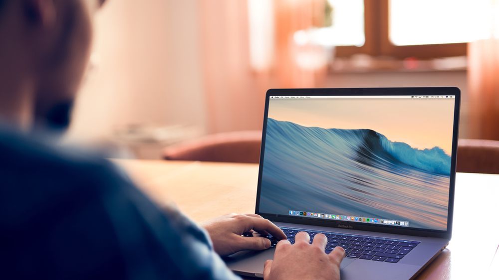 MacBook Pro 15 urośnie, stając się modelem Pro 16.1, fot. Shutterstock.com