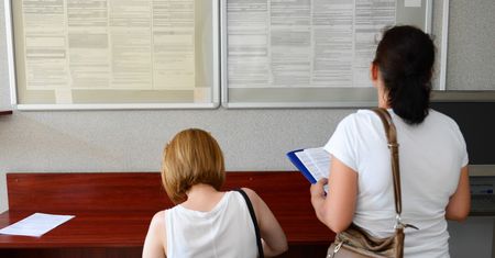 Marszałkowie województw mieli zadbać o najmniejsze firmy. Nie wszyscy uruchomili pomoc