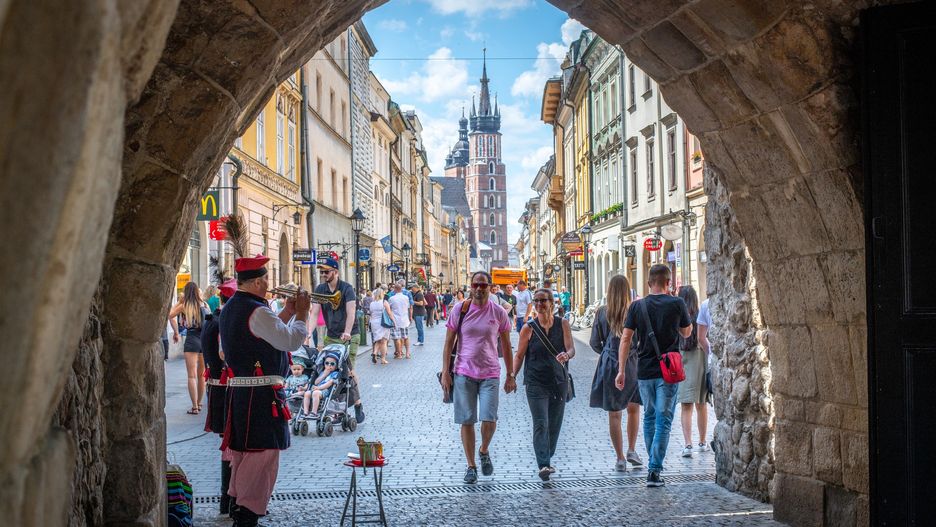 Niemal połowa Polaków wybiera podróżowanie po Polsce