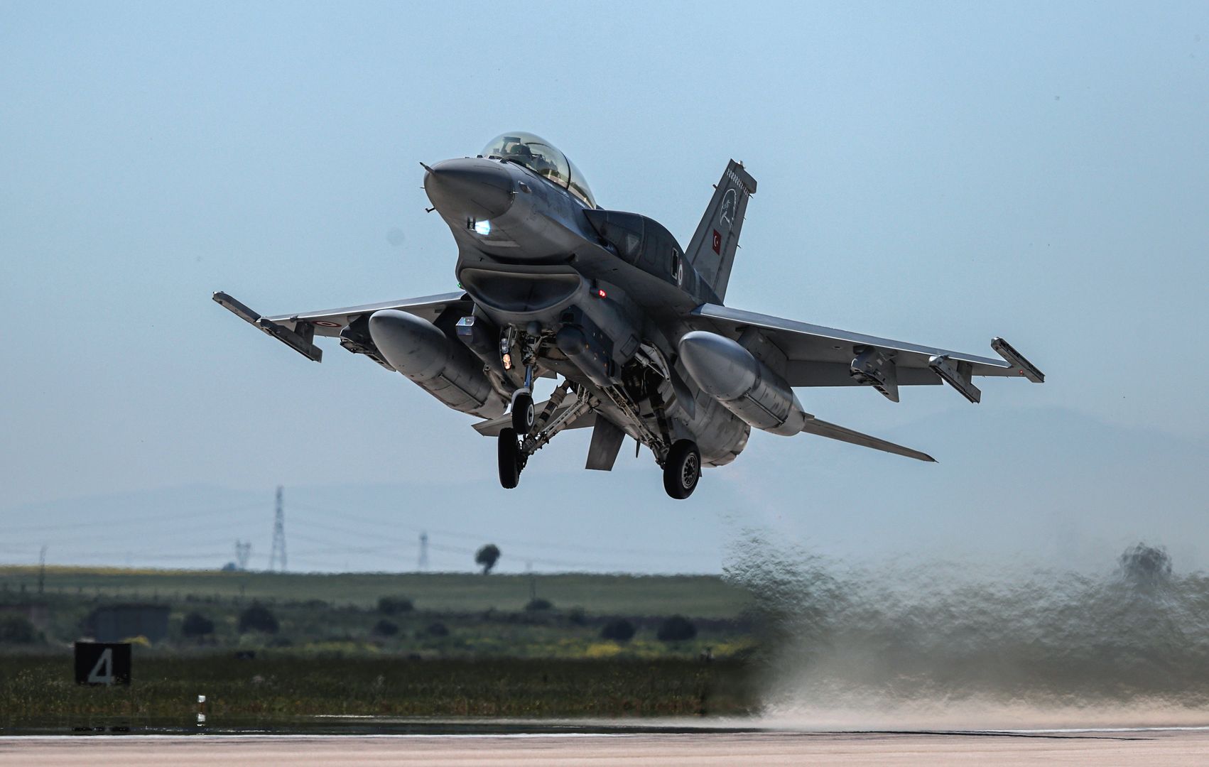 Gdy padnie ta komenda, zacznie się wojna. Pilot polskiego F-16 ujawnia kulisy