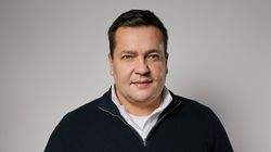 Od dziecka zmagał się z otyłością. "Nie wiem, jak wyglądam od szyi w dół"