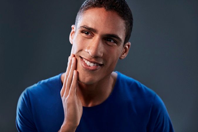 5 porad na golenie wrażliwej skóry u mężczyzn