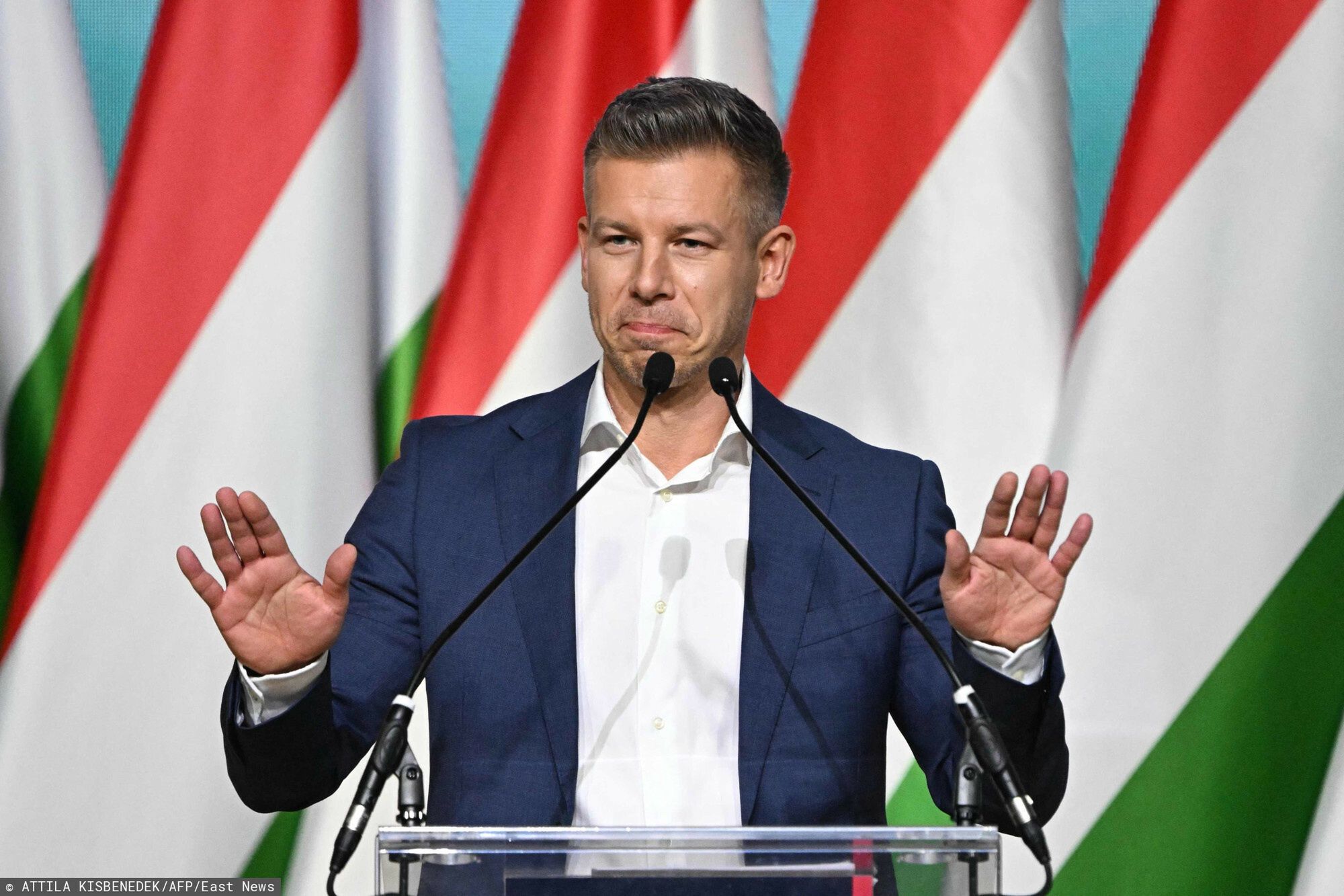 Peter Magyar atakuje Viktora Orbana
Hungarian lawyer, former government insider and opposition leader Peter Magyar gestures as he delivers a speech during the congress of 'TISZA' (Respect and Freedom) party in Hungexpo Trade and Congress center Budapest on February 15, 2025. (Photo by Attila KISBENEDEK / AFP)
ATTILA KISBENEDEK
