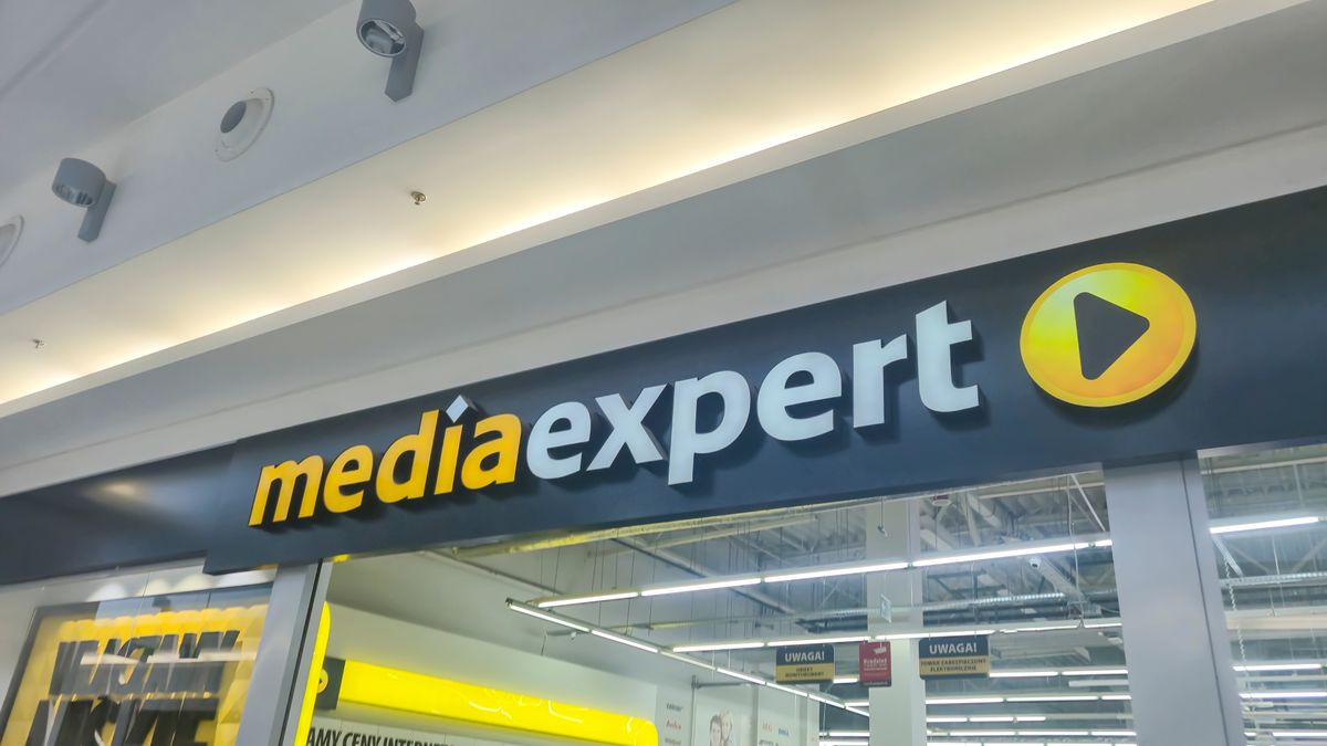 store, media expert, retail, technology, sign, shopping, indoor, products, electronics, consumer, commercial, business, service, marketing, branding, team, sale, expert, modern, design, storefront, poland, lighting, environment, interior, signage, promotion, display, services, shop, advertisement, experience, retail space, customer, visual, shopfront, innovation, lifestyle, contemporary, illustrative, editorial