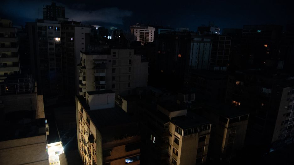 CARACAS, VENEZUELA - JULY 22: A view of Caracas during a nation wide blackout in Plaza Venezuela on July 22, 2019 in Caracas, Venezuela. This is the fourth major blackout in Venezuela during 2019. (Photo by Carolina Cabral/Anadolu Agency via Getty Images)