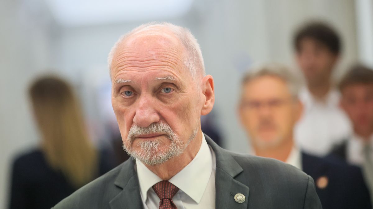 Macierewicz grzmiał z mównicy. Ostra riposta posła KO