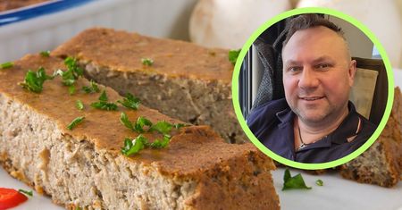 Nie potrawka i nie krokiety. Tomasz Strzelczyk robi coś lepszego z mięsa z rosołu
