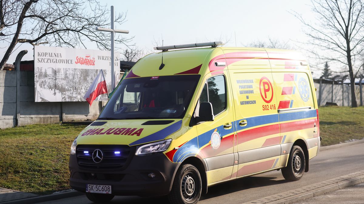 Służby ratownicze w kopalni Knurów 