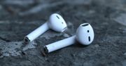 Rodzice 12-latka pozywają Apple. Miał całkowicie stracić słuch przez AirPodsy