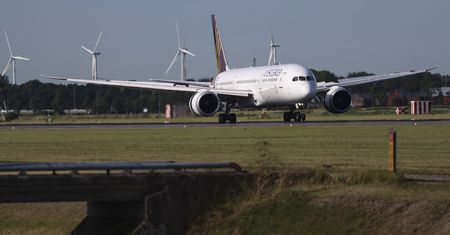 Samolot przekroczył granicę z Pakistanem. Załoga Air India uziemiona