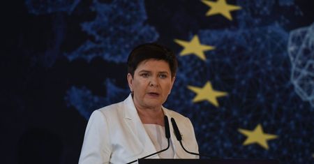 Beata Szydło odpowiedziała komisarzowi UE. "Bezprecedensowy nacisk"