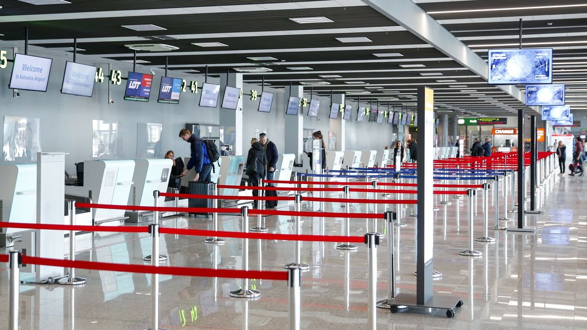 East News archiwum 2024
Fot. Tomasz Kawka/East News Pyrzowice  29.03.2023  Terminal B lotniska w Katowicach Pyrzowicach
Tomasz Kawka