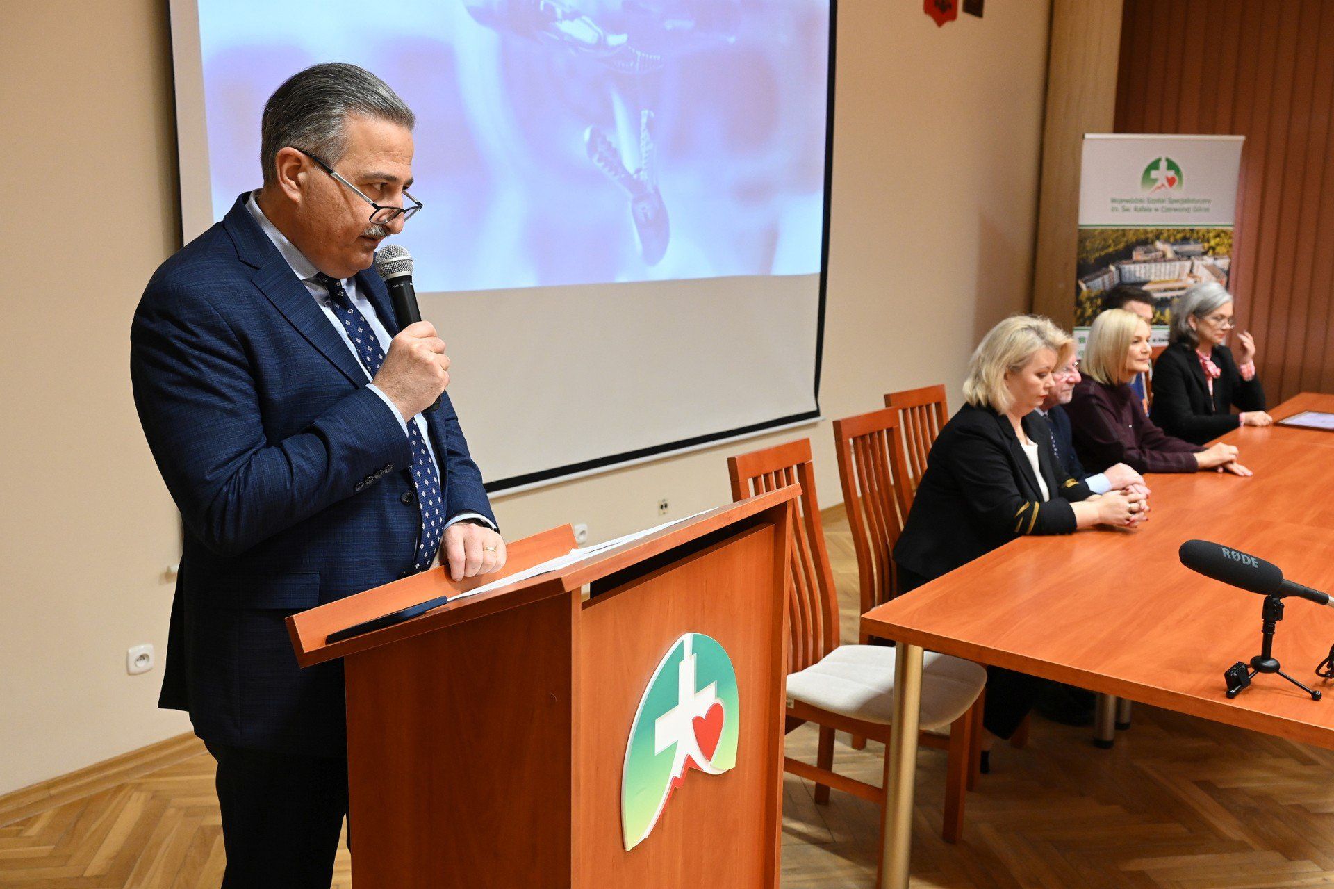 O dobrych informacjach powiedział Youssef Sleiman, dyrektor Wojewódzkiego Szpitala Specjalistycznego w Czerwonej Górze.