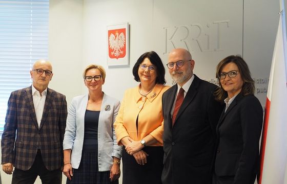 Nowa szefowa przekłada obrady KRRiT