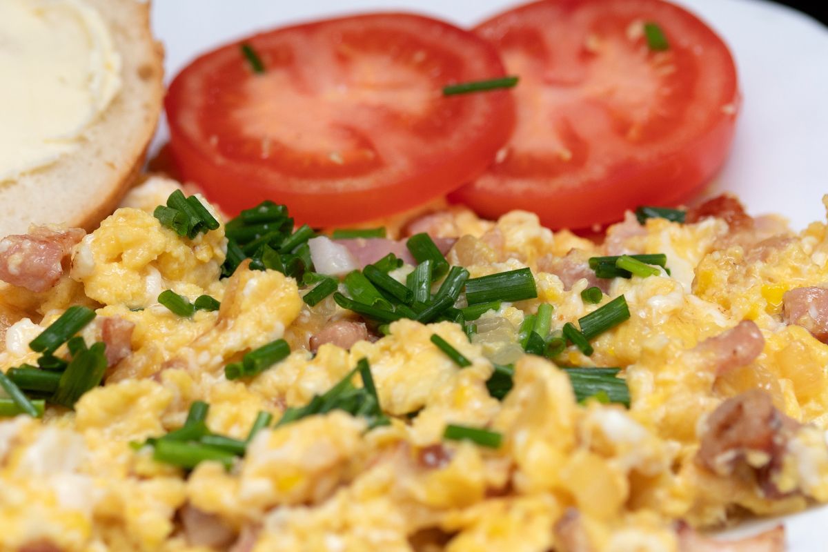 Pierwszy raz spróbowałam w hotelu w Budapeszcie. Jajecznica po węgiersku to nowy śniadaniowy hit