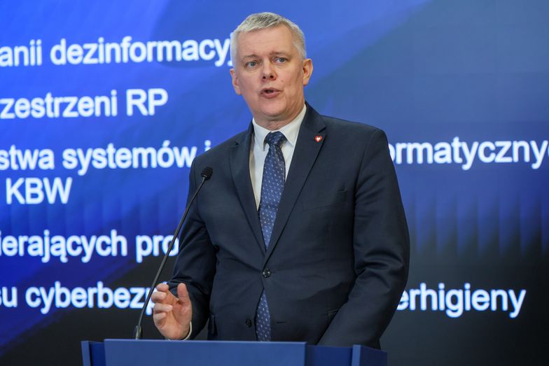 15 kandydatów na stanowisko szefa Krajowego Biura Wyborczego. Siemoniak ujawnia