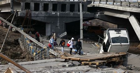Rosjanie zastrzelili uciekających cywilów. Matka zasłoniła sobą dziecko