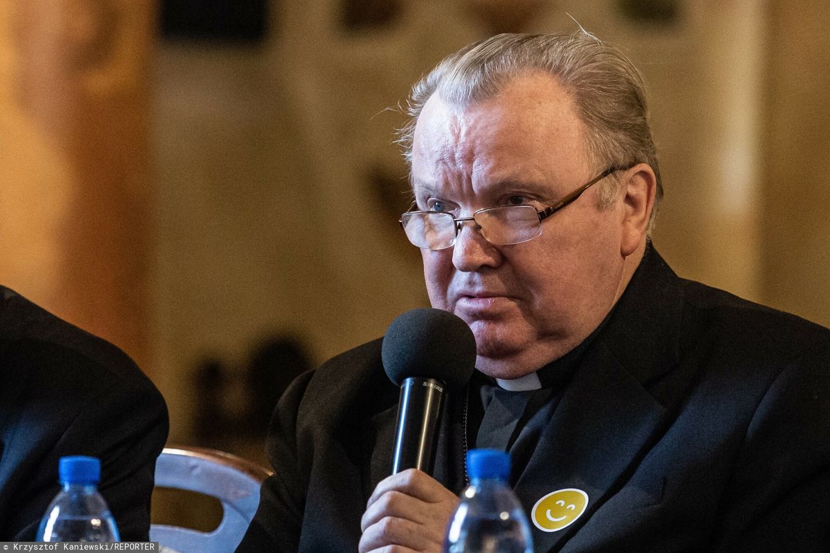 Abp Marian Gołębiewski miał tuszować przypadki pedofilii w podlegających mu diecezjach 