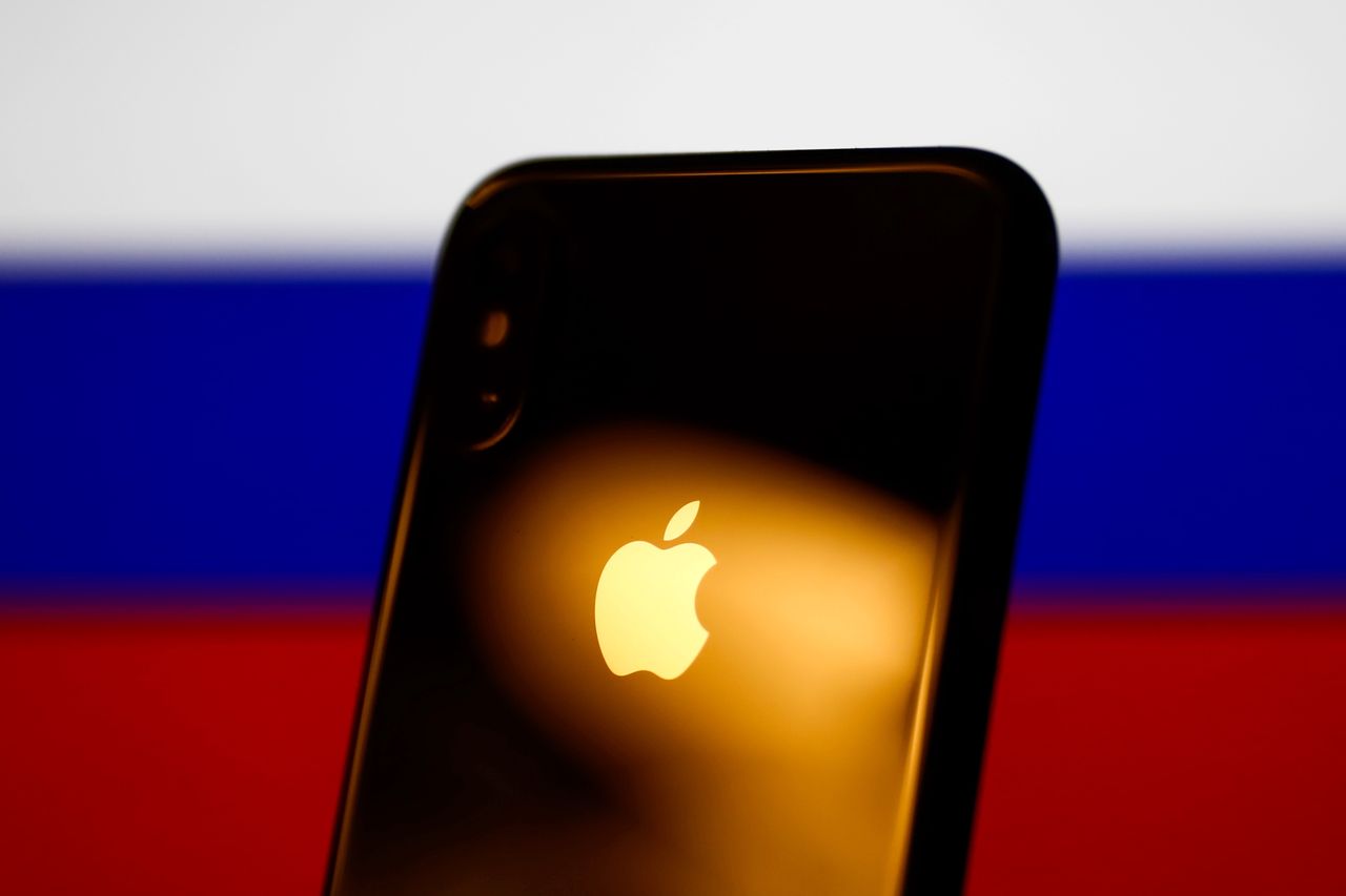 Apple zniknął z Rosji tylko pozornie (Jakub Porzycki/NurPhoto via Getty Images)