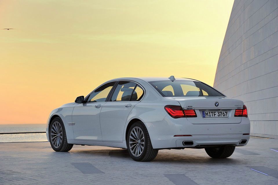BMW serii 7 na rok 2013 - megagaleria niemieckiego okrętu flagowego 142
