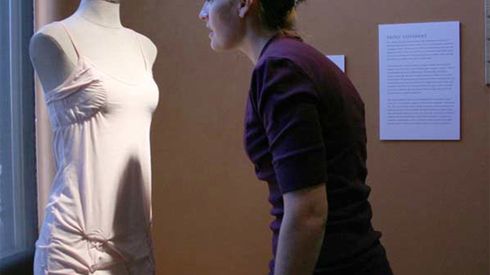 Koszulka nocna dla pań, która sama się podciąga! [wideo] 1